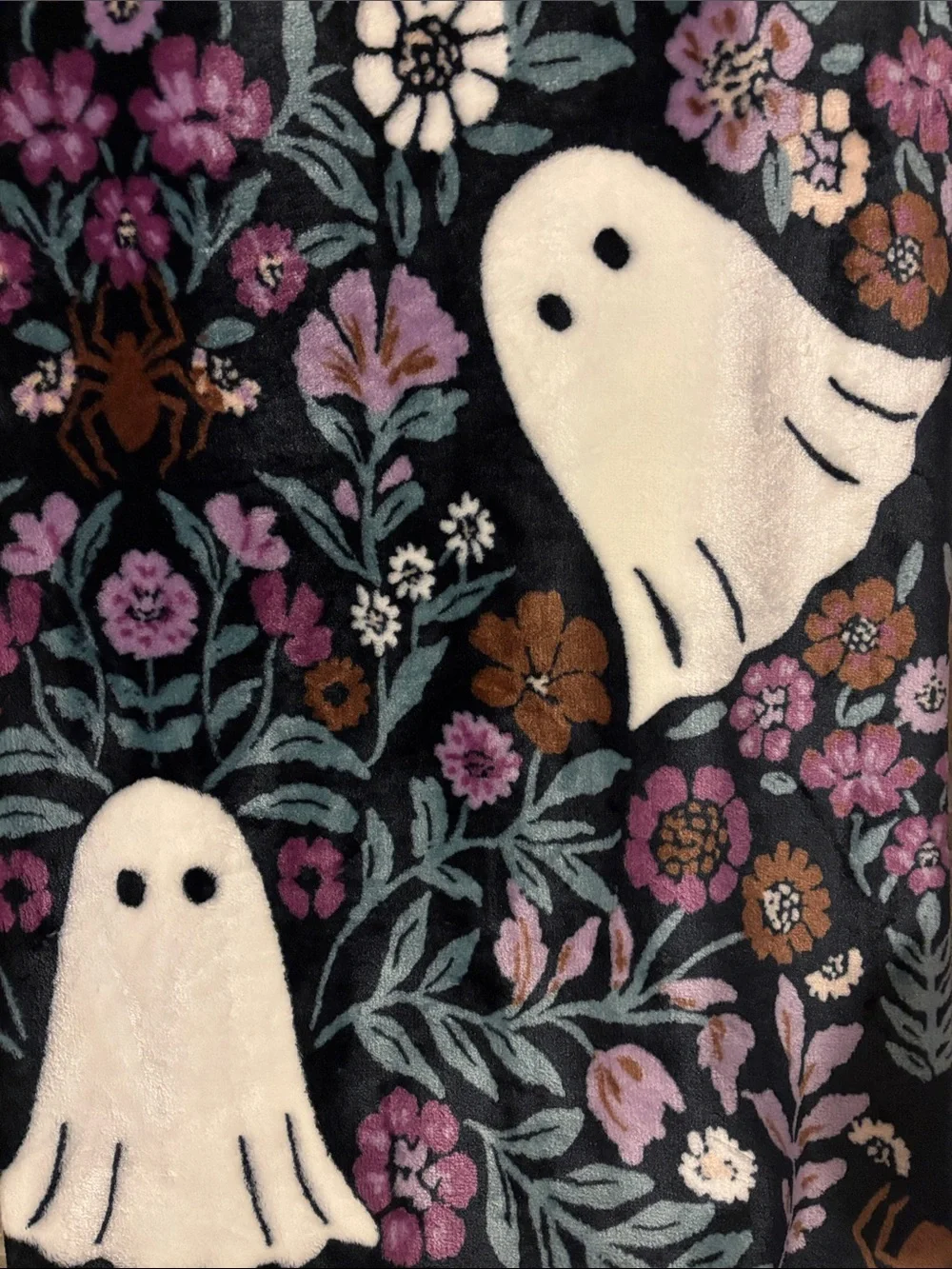 Viral Envougue Ghost Floral blanket Black background so soft new release
